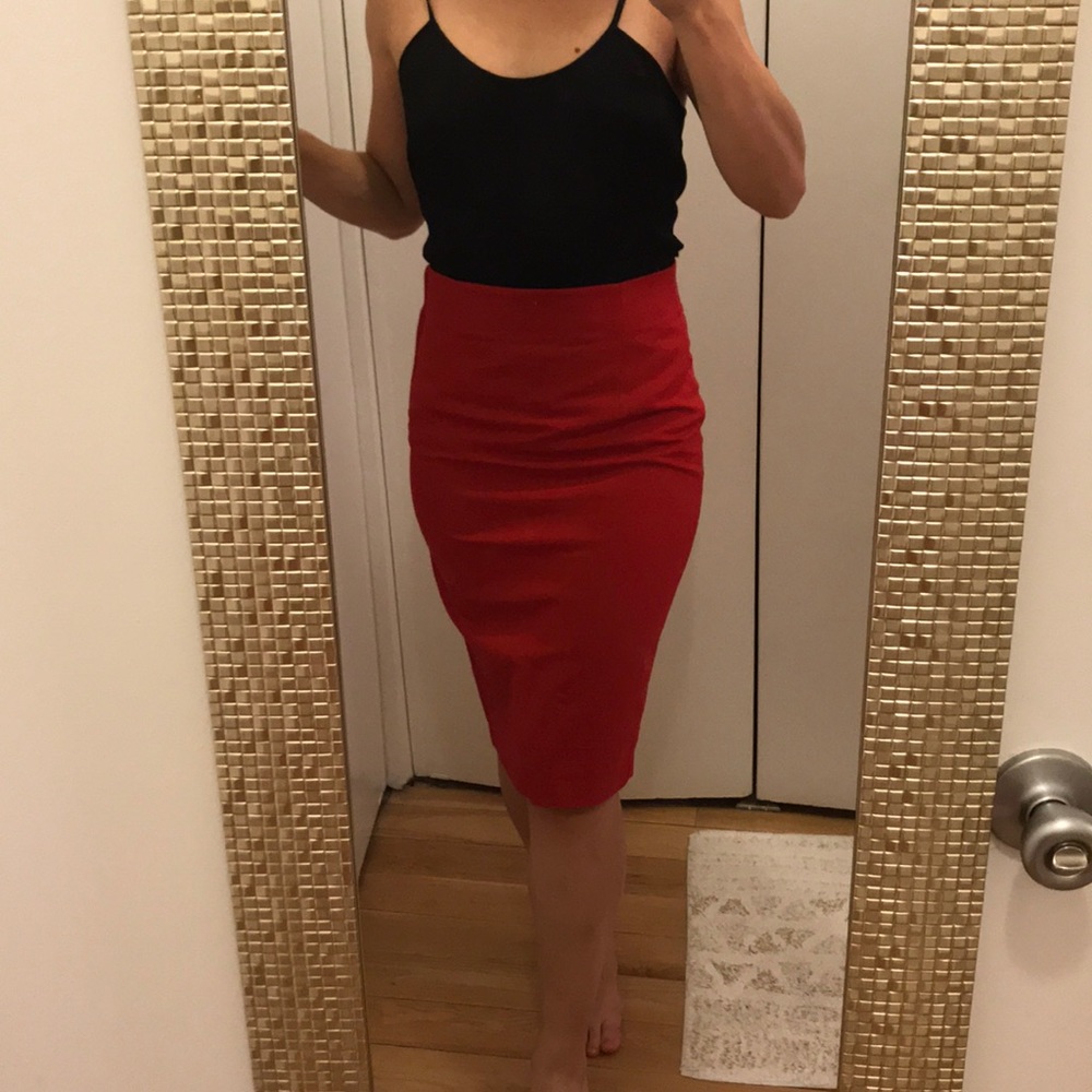 Red high waisted Zara skirt of your dreams
